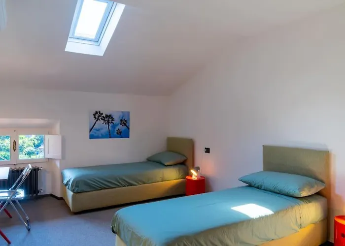 Casa Cometa Designer Attic メナッジョ